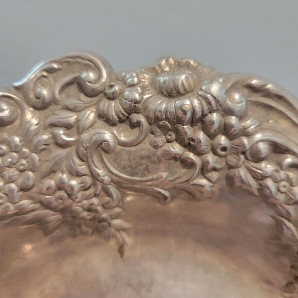 Antique WM Rogers Silver Co. Ornate Small Pedestal Bowl Silver Plated Heavy READ - Picture 11 of 16